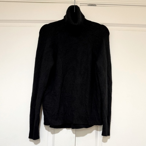 J. CREW  Black Turtleneck Sweater in  Supersoft Yarn AF023 sz S - Picture 5 of 7